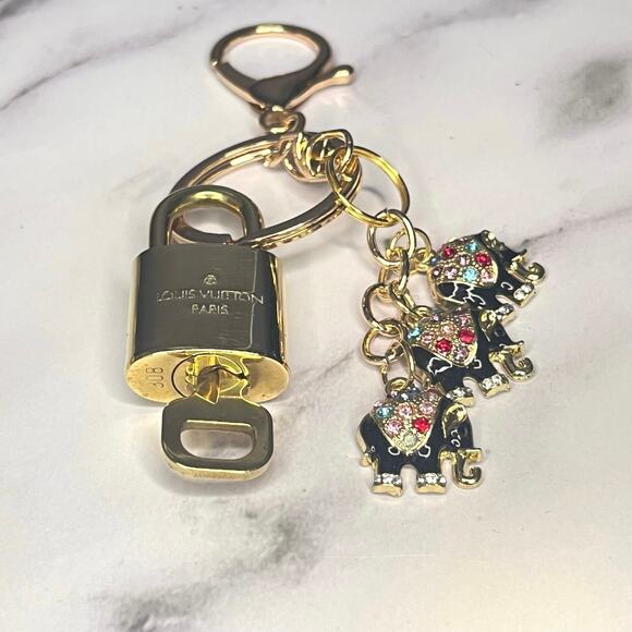 Louis Vuitton Lock & Key Set #308 with a Black Elephant Charms Keychain - Picture 2 of 5